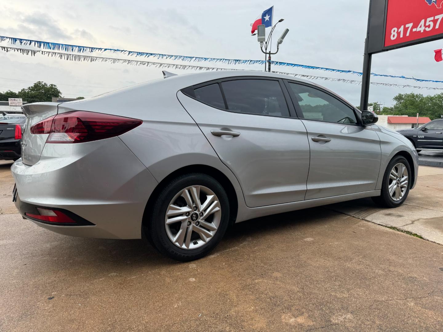 2020 SILVER HYUNDAI ELANTRA LIMITED; SEL (5NPD84LF7LH) , located at 5900 E. Lancaster Ave., Fort Worth, TX, 76112, (817) 457-5456, 0.000000, 0.000000 - Photo#4